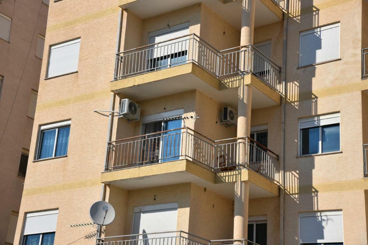 Gzim'S Apartment Durrës Extérieur photo