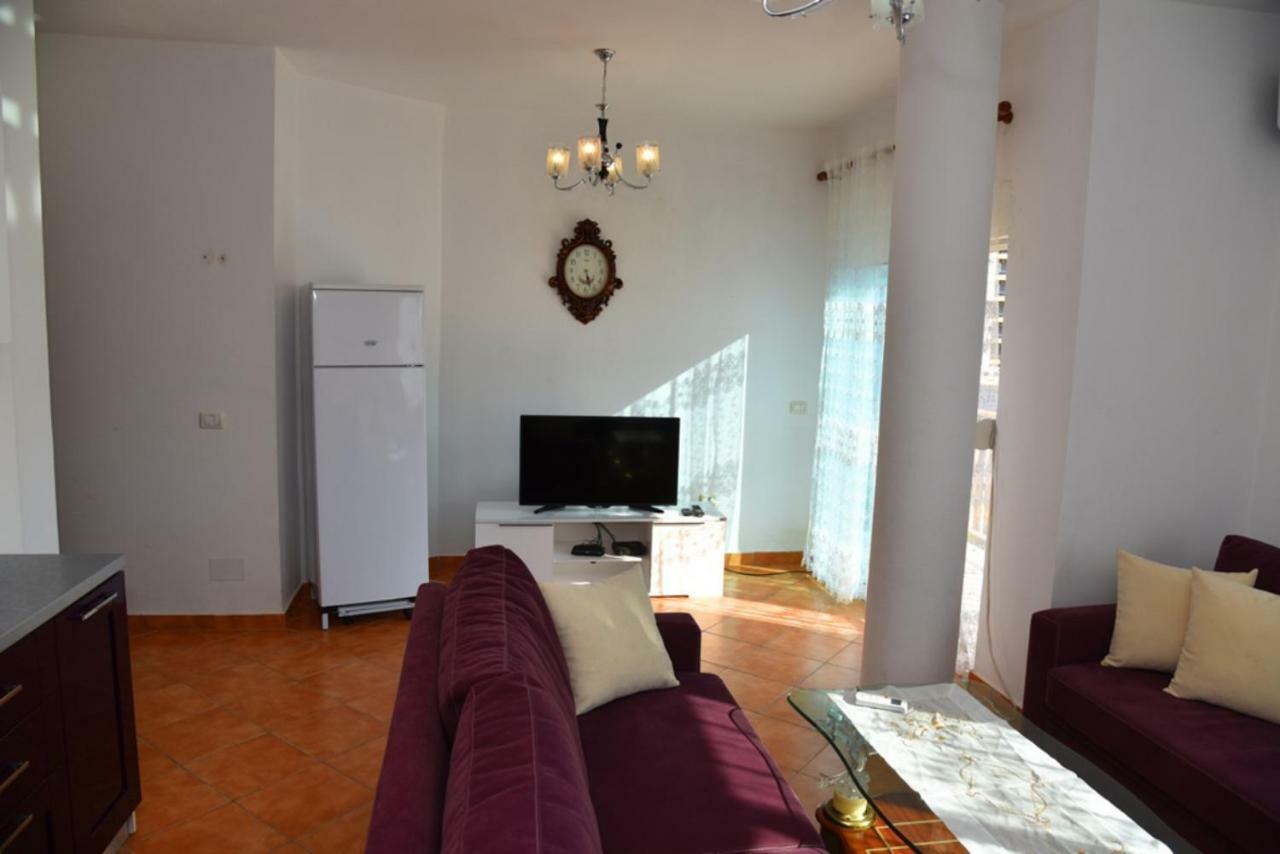 Gzim'S Apartment Durrës Extérieur photo